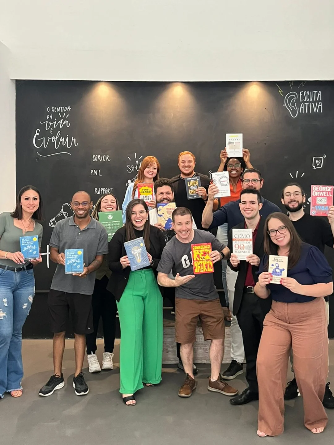 Turma com livros